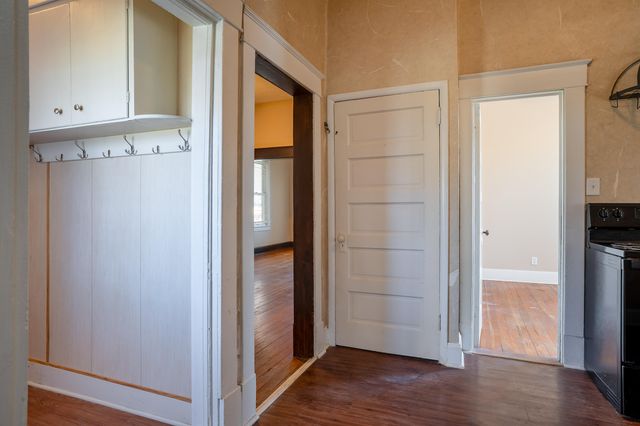 1523 E Lindberg Street, Springfield, MO 65804