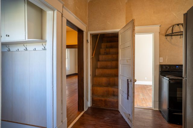 1523 E Lindberg Street, Springfield, MO 65804