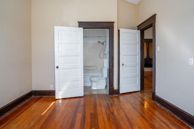 1523 E Lindberg Street, Springfield, MO 65804