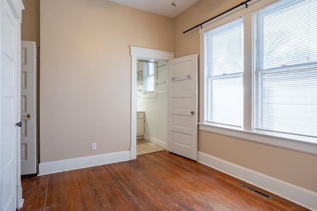 1523 E Lindberg Street, Springfield, MO 65804