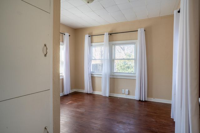 1523 E Lindberg Street, Springfield, MO 65804