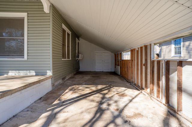 1523 E Lindberg Street, Springfield, MO 65804