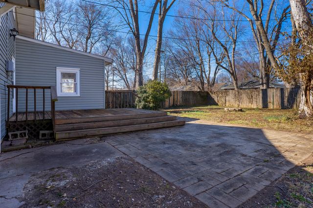 1523 E Lindberg Street, Springfield, MO 65804