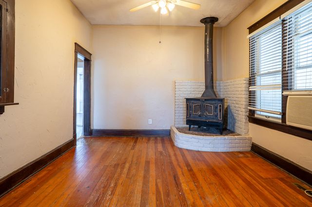 1523 E Lindberg Street, Springfield, MO 65804