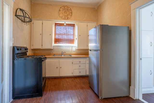 1523 E Lindberg Street, Springfield, MO 65804