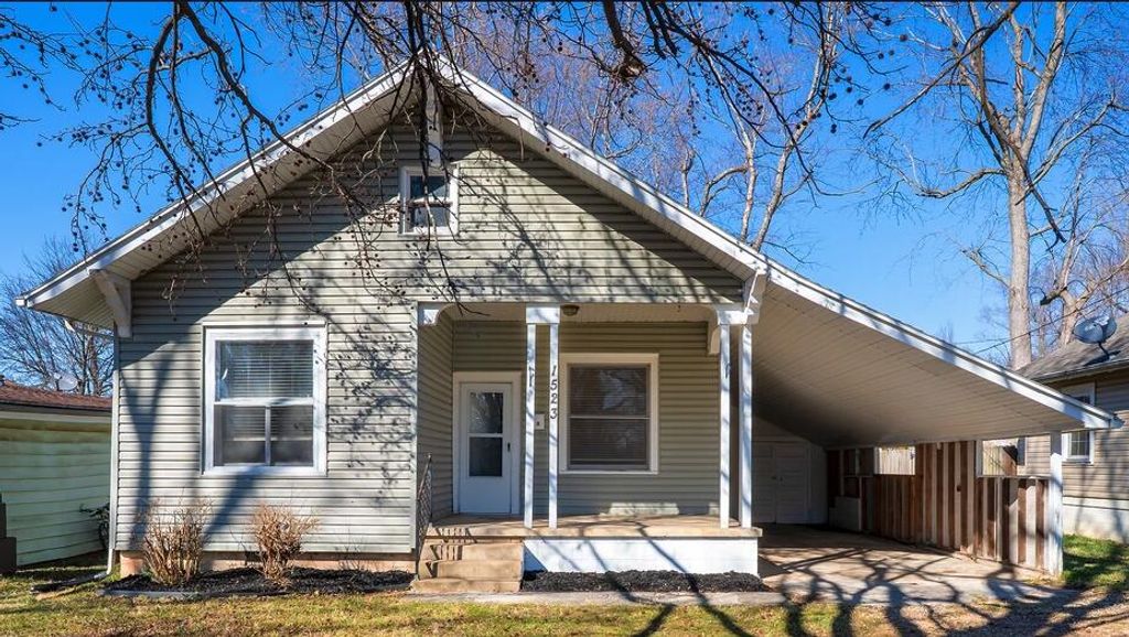 1523 E Lindberg Street, Springfield, MO 65804