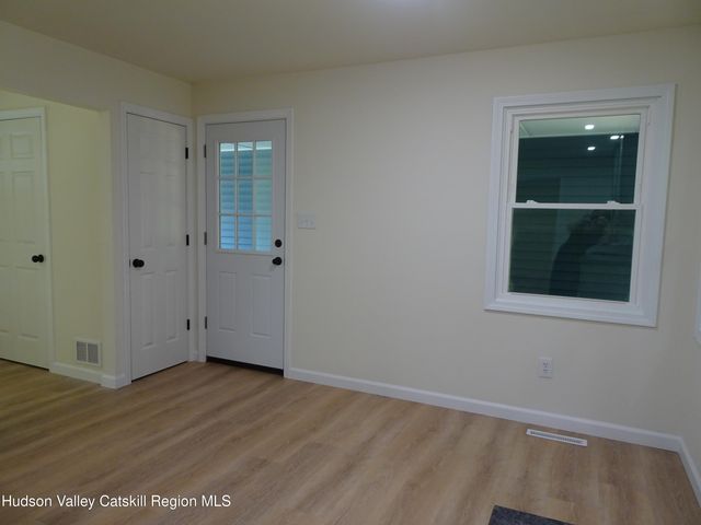 8 Hover Road, Claverack-red Mills, NY 12513