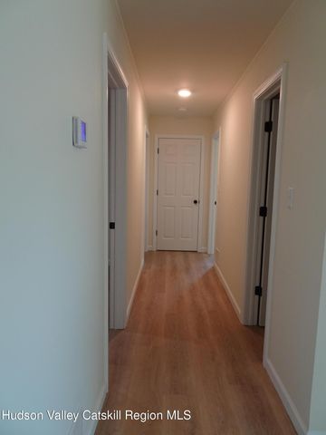 8 Hover Road, Claverack-red Mills, NY 12513