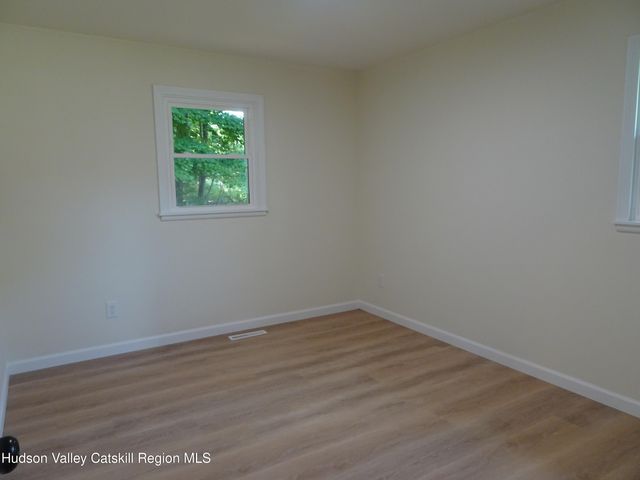 8 Hover Road, Claverack-red Mills, NY 12513