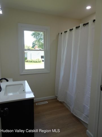 8 Hover Road, Claverack-red Mills, NY 12513