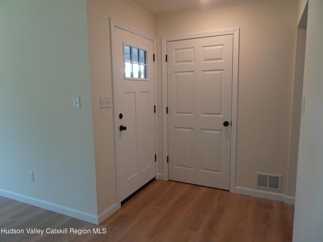 8 Hover Road, Claverack-red Mills, NY 12513