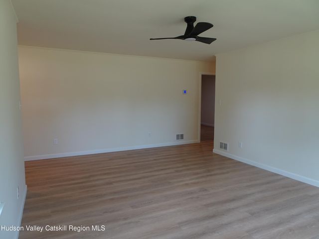 8 Hover Road, Claverack-red Mills, NY 12513