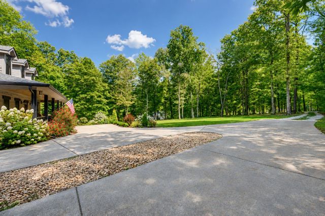 1168 Johnny Hall Rd, Burns, TN 37029