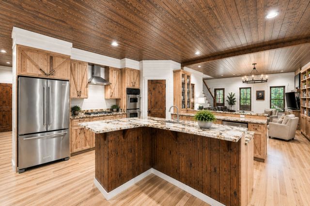 1168 Johnny Hall Rd, Burns, TN 37029