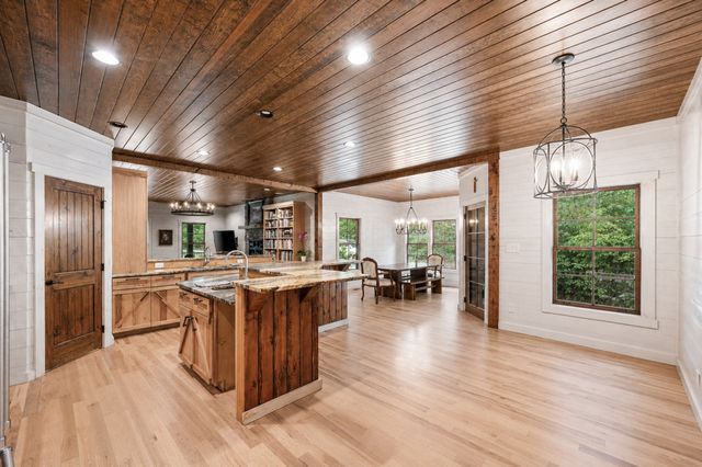 1168 Johnny Hall Rd, Burns, TN 37029