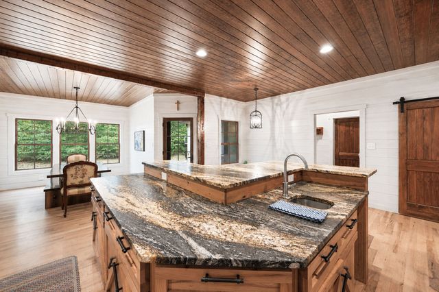 1168 Johnny Hall Rd, Burns, TN 37029