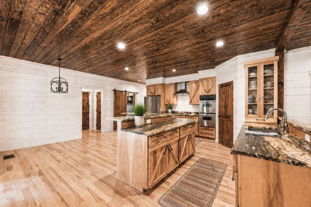 1168 Johnny Hall Rd, Burns, TN 37029