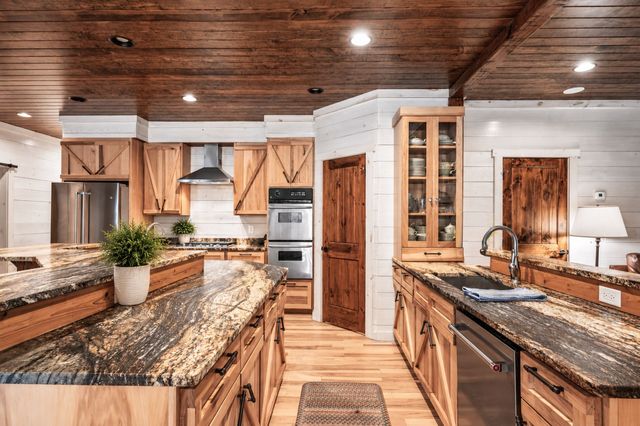 1168 Johnny Hall Rd, Burns, TN 37029