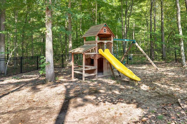 1168 Johnny Hall Rd, Burns, TN 37029