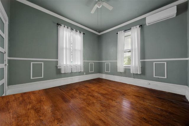 207 Northwood Street, Houston, TX 77009