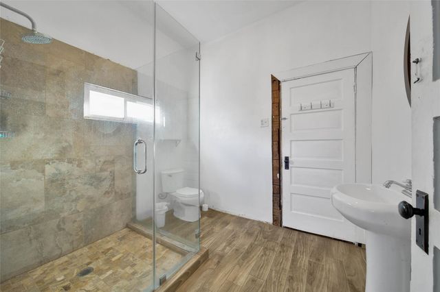 207 Northwood Street, Houston, TX 77009