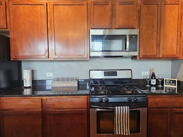 2323 W Pershing Road 230, Chicago, IL 60609