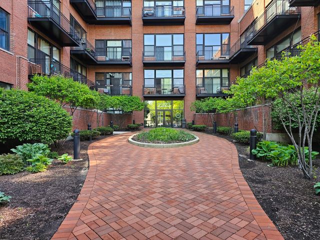 2323 W Pershing Road 230, Chicago, IL 60609