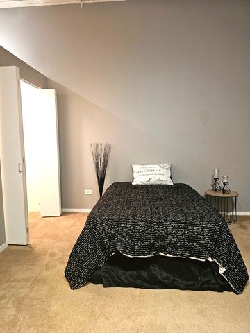 2323 W Pershing Road 230, Chicago, IL 60609