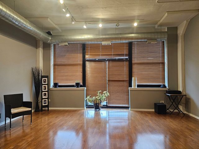 2323 W Pershing Road 230, Chicago, IL 60609