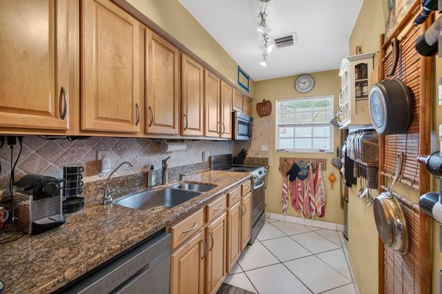 4532 Poinciana Street, Lauderdale By The Sea, FL 33308