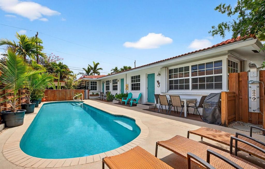 4532 Poinciana Street, Lauderdale By The Sea, FL 33308