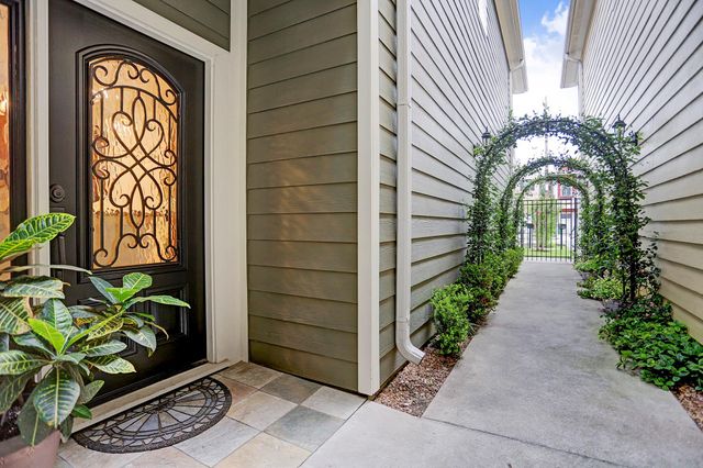 1327 Prince Street, Houston, TX 77008