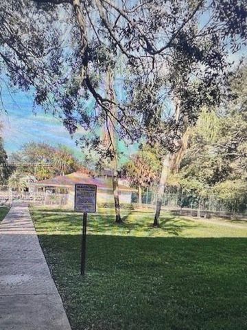 5100 SW 64th Ave 105, Davie, FL 33314