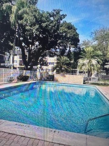 5100 SW 64th Ave 105, Davie, FL 33314