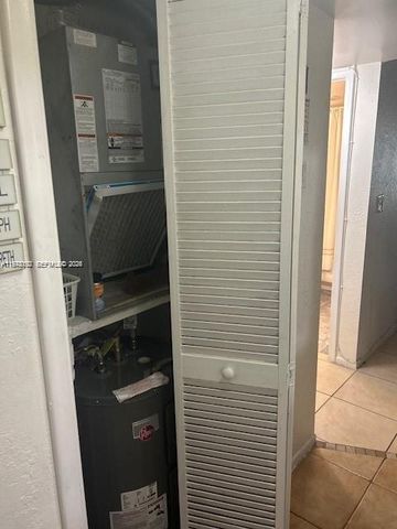 5100 SW 64th Ave 105, Davie, FL 33314