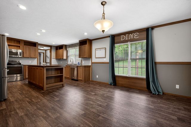 130 E Main St, Dowelltown, TN 37059