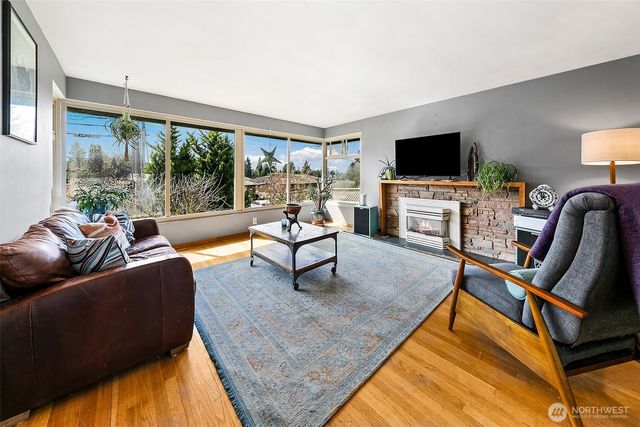 414 NW 117th Street, Seattle, WA 98177