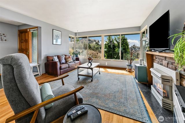 414 NW 117th Street, Seattle, WA 98177