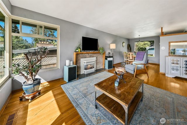 414 NW 117th Street, Seattle, WA 98177