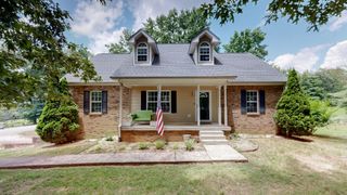 1006 Summer Ln, Pleasant View, TN 37146