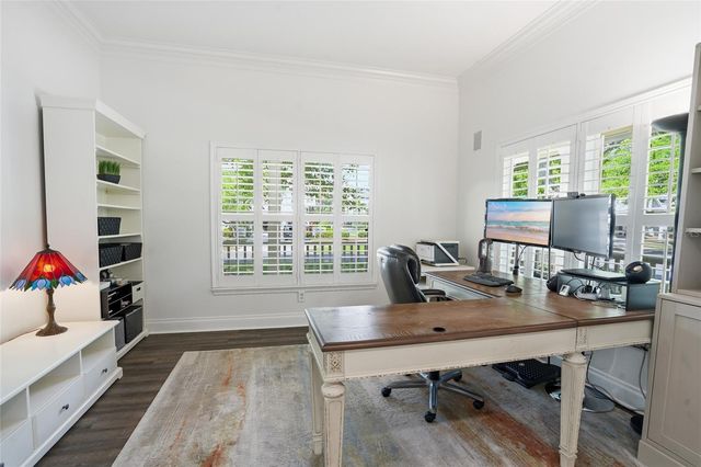 5201 S JULES VERNE COURT, Tampa, FL 33611