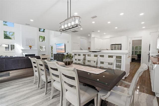 5201 S JULES VERNE COURT, Tampa, FL 33611