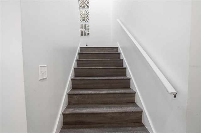 5201 S JULES VERNE COURT, Tampa, FL 33611