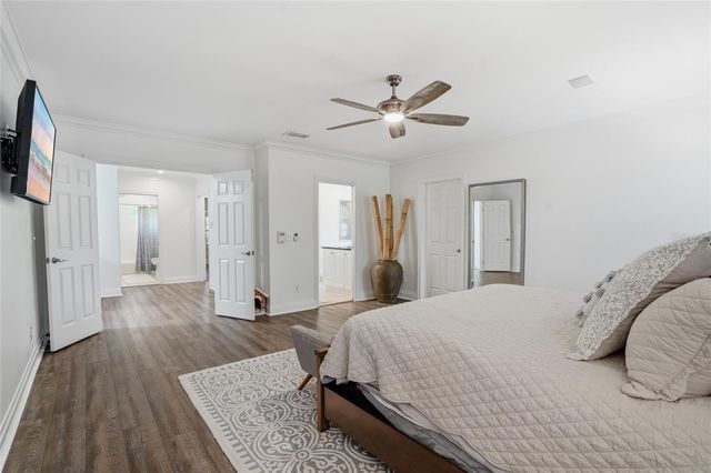 5201 S JULES VERNE COURT, Tampa, FL 33611