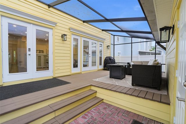 5201 S JULES VERNE COURT, Tampa, FL 33611