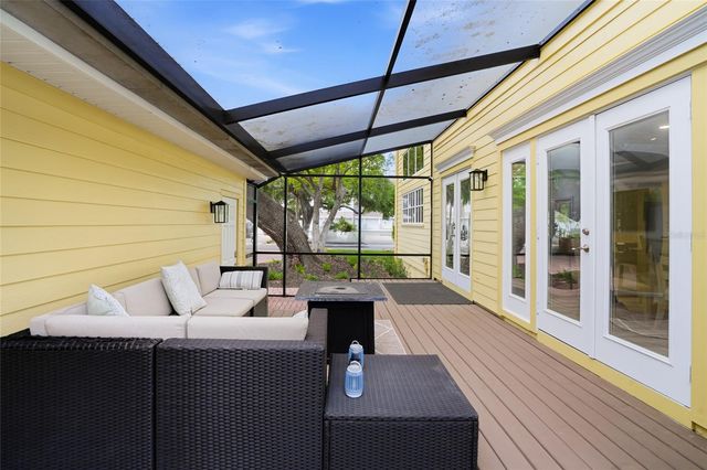 5201 S JULES VERNE COURT, Tampa, FL 33611