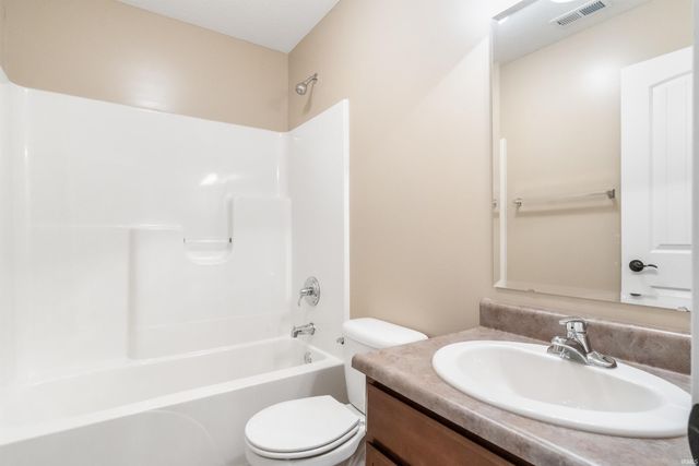 11025 Calera Passage, Roanoke, IN 46783