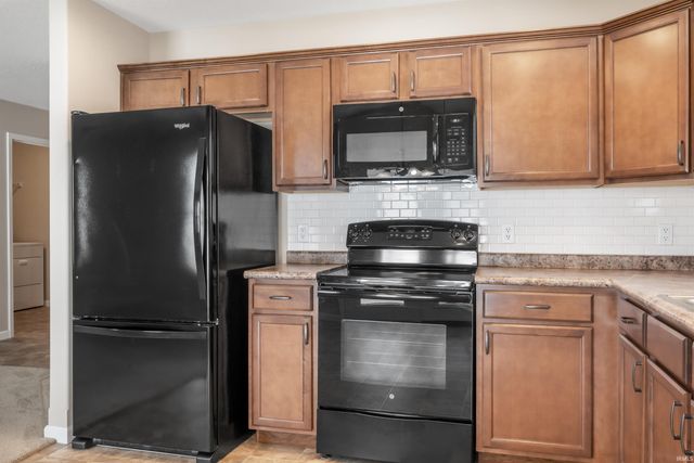 11025 Calera Passage, Roanoke, IN 46783