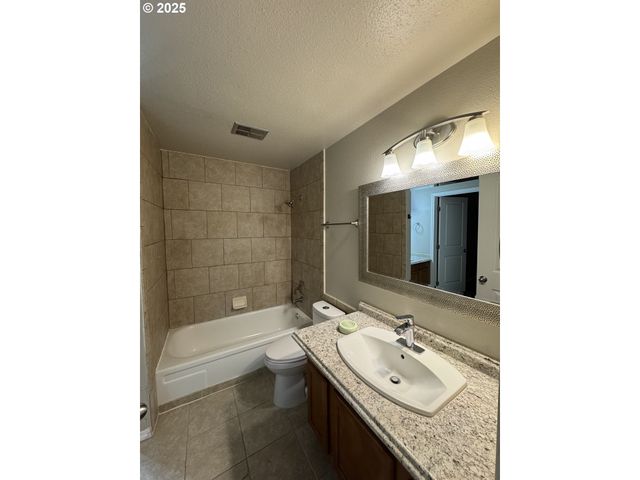 22630 Ne SCHUYLER St, Fairview, OR 97024