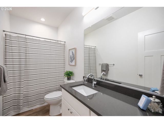 995 Se OLIVE Way, Estacada, OR 97023